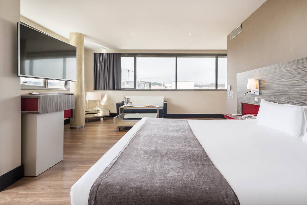 Habitación matrimonio adaptada Hotel ILUNION Barcelona