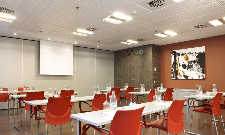 Salón Presentaciones Hotel ILUNION Barcelona Barcelona Salón Presentaciones Hotel ILUNION Barcelona Barcelona